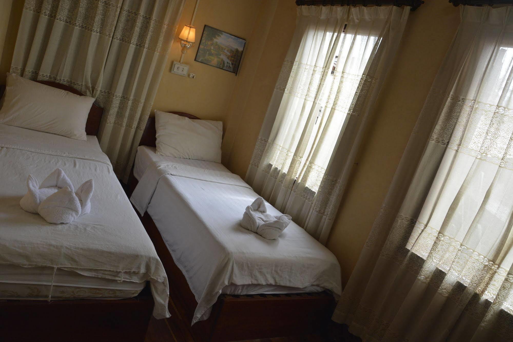 לואנג פרבאנג Silikhane Guesthouse מראה חיצוני תמונה