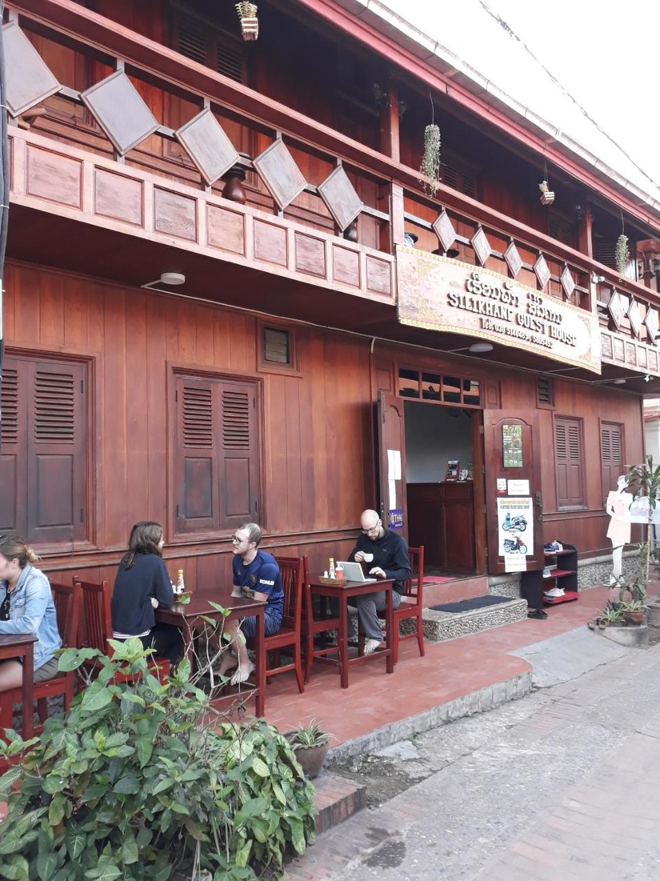 לואנג פרבאנג Silikhane Guesthouse מראה חיצוני תמונה