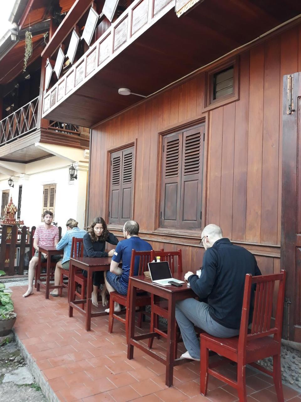 לואנג פרבאנג Silikhane Guesthouse מראה חיצוני תמונה